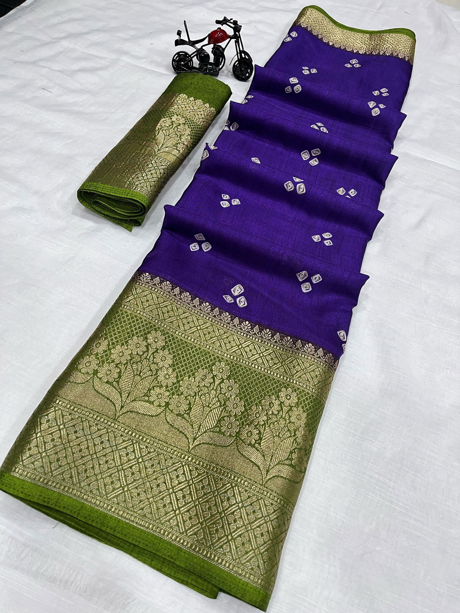 Wow Bandhej Printed Jacquard Border Dola Silk Sarees Wholesale Price In Surat